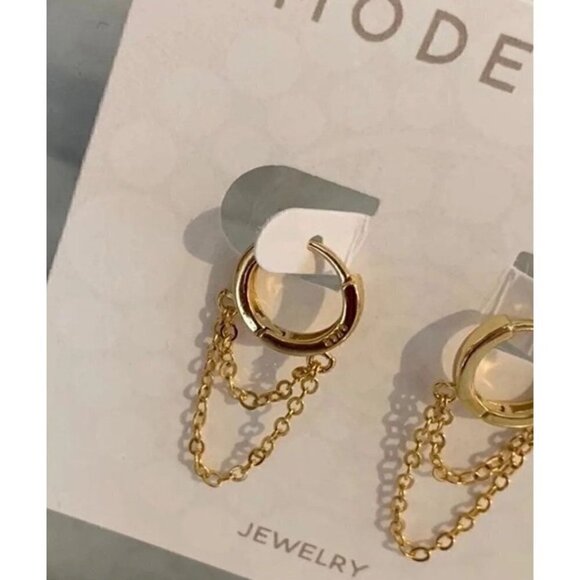 COPY - 18K Gold Layered Chain Huggie Hoop Earrings   Brand New - Picture 3 of 5